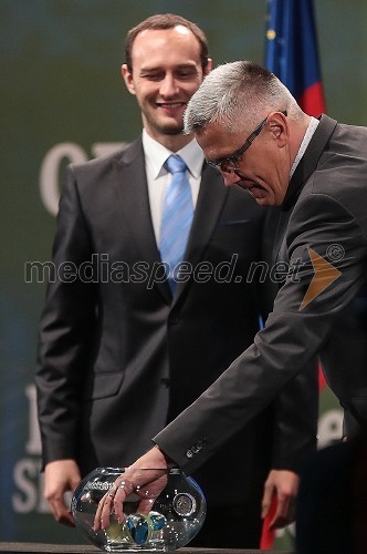 Žreb za Eurobasket 2013 in košarkarska tekma v Postonjski jami