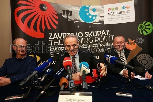 	Jan Callewaert, Garry Kasparov in Franc Kangler, župan MOM