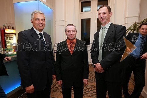 Danijel Lorbek, direktor Policijske uprave Maribor, Đorđe Simič in mag. Franc Virtič, komandir PP Maribor II