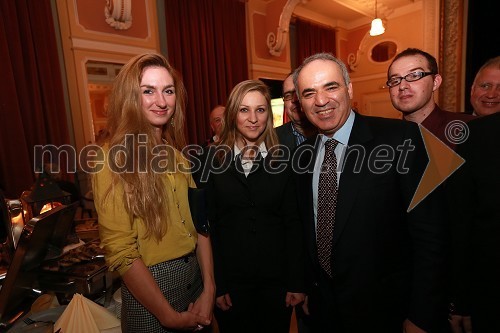 Olya Mykhalchyshyn, Barbara Javornik in Garry Kasparov