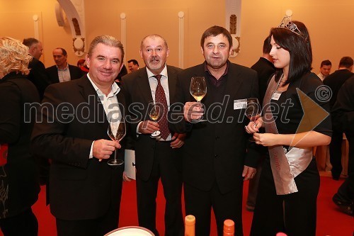 Andrej Vizjak, minister za delo, družino in socialne zadeve, Rado Stojanovič, direktor Slovenskega festivala vin in Festivala kulinarike, Jožef Prus, vinska klet Prus in Sandra Kapušin, kraljica Metliške črnine 2011