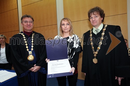 Prof. dr. Danijel Rebolj, rektor Univerze v Mariboru, dr. Jerneja Godnjavec, Fakulteta za kemijo in kemijsko tehnologijo Univerze v Mariboru in prof. dr. Zdravko Kravanja, prodekan za prodekan za izobraževalno dejavnost Fakultete za kemijo in kemijsko tehnologijo Univerze	