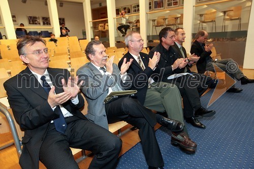 Prof. dr. Danijel Rebolj, rektor Univerze v Mariboru, prof. dr. Radovan Stanislav Pejovnik, rektor Univerze v Ljubljani, prof. dr. Danilo Zavrtanik, rektor Univerze v Novi Gorici in prof. dr. Dušan Lesjak, univerzitetni profesor, prof. dr. Dušan Lesjak, predstavnik Ministrstva za izobraževanje, znanost, kulturo in šport