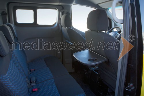 Taxi Nissan NV200