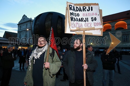 Protesti na Trgu Svobode v Mariboru