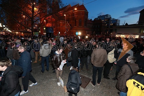 Protesti na Trgu Svobode v Mariboru