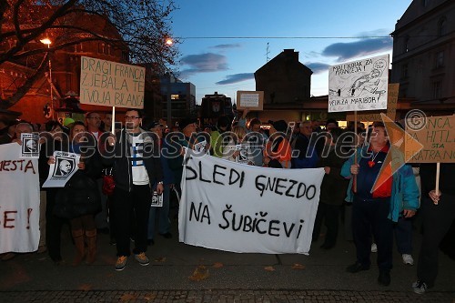 Protesti na Trgu Svobode v Mariboru