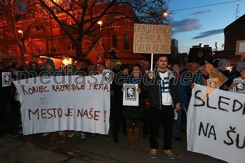 Protesti na Trgu Svobode v Mariboru