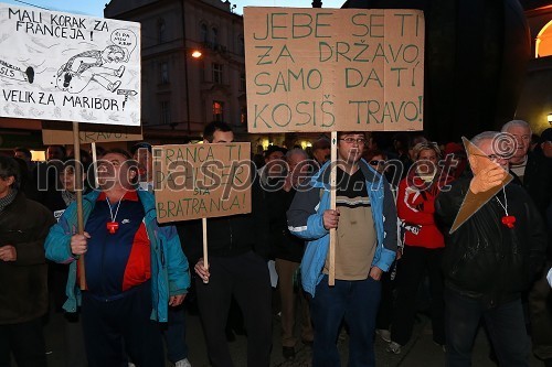 Protesti na Trgu Svobode v Mariboru