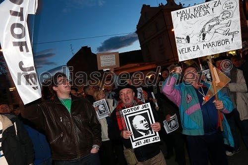 Protesti na Trgu Svobode v Mariboru