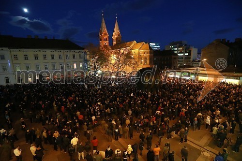 Protesti na Trgu Svobode v Mariboru