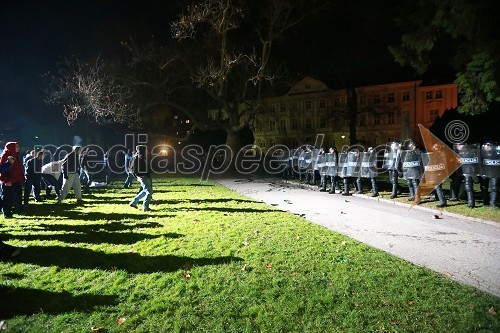 Protesti na Trgu Svobode v Mariboru