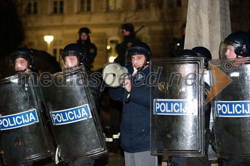 Protesti na Trgu Svobode v Mariboru