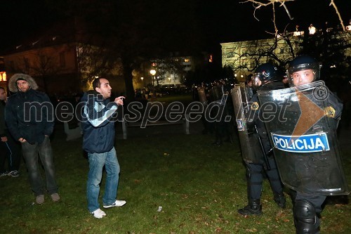 Protesti na Trgu Svobode v Mariboru