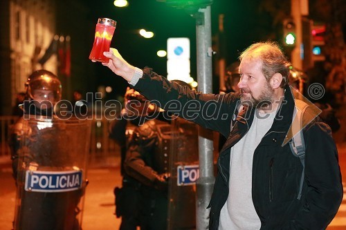 Protesti na Trgu Svobode v Mariboru