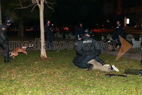 Protesti na Trgu Svobode v Mariboru