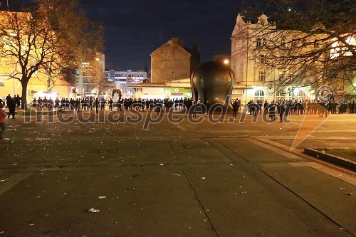 Protesti na Trgu Svobode v Mariboru