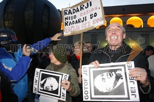 Protesti na Trgu Svobode v Mariboru