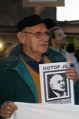 Protesti na Trgu Svobode v Mariboru