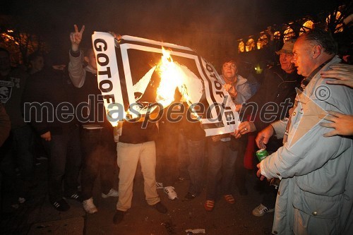 Protesti na Trgu Svobode v Mariboru