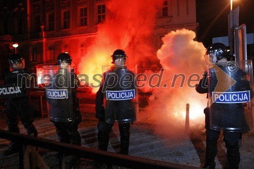 Protesti na Trgu Svobode v Mariboru