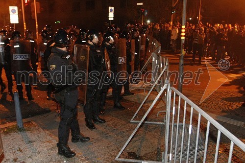 Protesti na Trgu Svobode v Mariboru