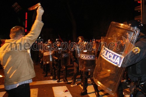 Protesti na Trgu Svobode v Mariboru