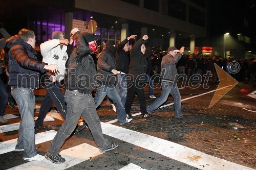 Protesti na Trgu Svobode v Mariboru