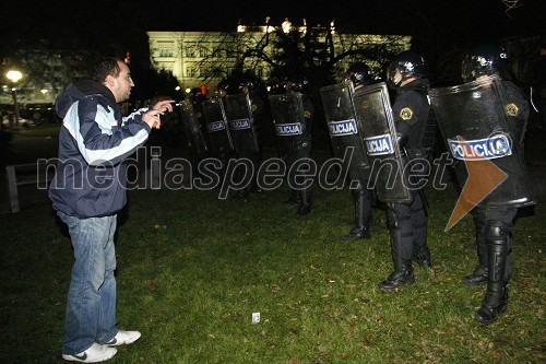 Protesti na Trgu Svobode v Mariboru