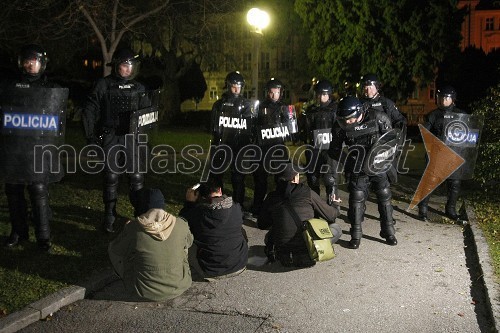 Protesti na Trgu Svobode v Mariboru