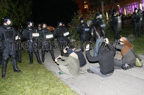 Protesti na Trgu Svobode v Mariboru