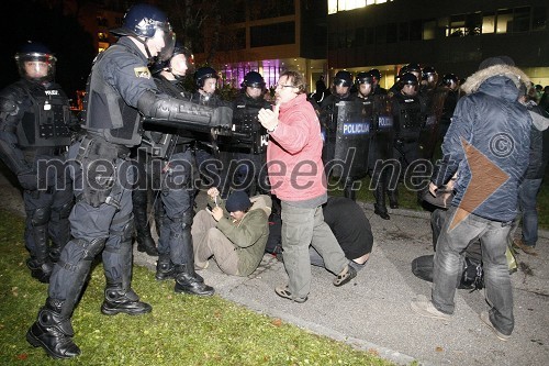 Protesti na Trgu Svobode v Mariboru