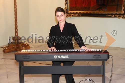 Adriana Magdovski, pianistka