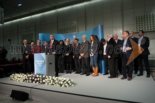 Dr. Danilo Türk, predsednik Republike Slovenije s podporniki