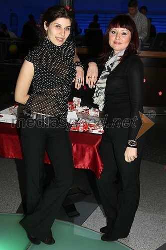 Natalija Bratkovič, voditeljica na televiziji RTS in Dina Košir, vodja marketinga v Bowling centru Strike
