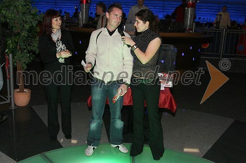 Dina Košir, vodja marketinga v Bowling centru Strike, ... in Natalija Bratkovič, voditeljica na televiziji RTS   
 
