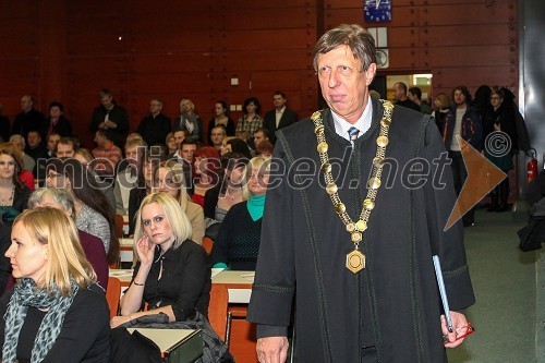 Prof. dr. Željko Knez, dekan Fakultete za kemijo in kemijsko tehnologijo Univerze v Mariboru