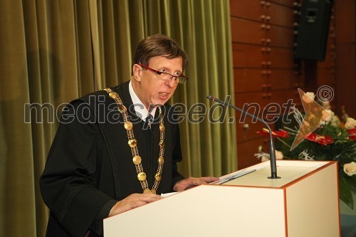 Prof. dr. Željko Knez, dekan Fakultete za kemijo in kemijsko tehnologijo Univerze v Mariboru