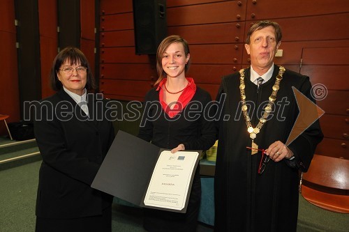 Prof. dr. Darinka Brodnjak Vončina, Fakulteta za kemijo in kemijsko tehnologijo Univerze v Mariboru; Janja Križan; prof. dr. Željko Knez, dekan Fakultete za kemijo in kemijsko tehnologijo Univerze v Mariboru