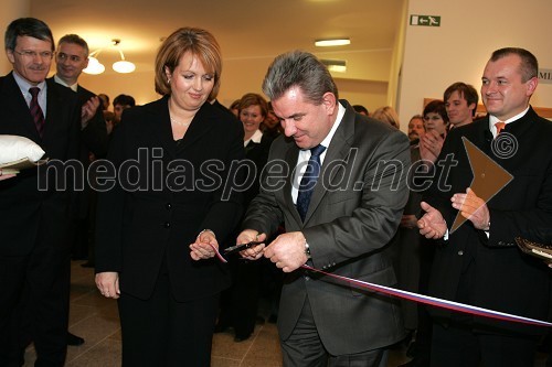 Stanislav Valant, predsednik uprave NFD, Alenka Iskra, predsednica uprave Terme Maribor d.d., Andrej Vizjak, minister za gospodarstvo in Franc Kangler, mariborski župan 
