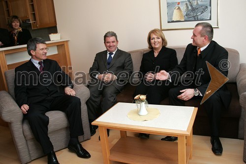 Stanislav Valant, predsednik uprave NFD, Andrej Vizjak, minister za gospodarstvo, Alenka Iskra, predsednica uprave Terme Maribor d.d. in Franc Kangler, mariborski župan