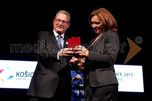 ...; dr. Suzana Žilič Fišer, generalna direktorica zavoda Maribor 2012 - Evropska prestolnica kulture