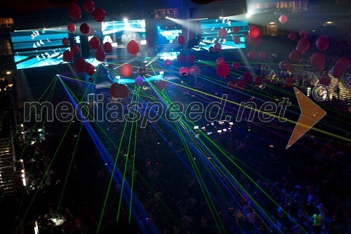 Red X mas Party, gost Armin van Buuren