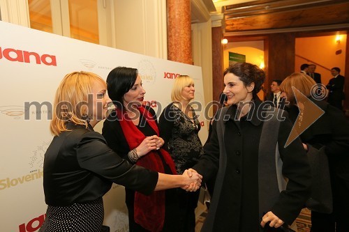 Tanja Škarjot, izvršna urednica uredništev Krater media; Melita Berzelak, glavna in odgovorna urednica revije Jana; Eva Škofič Maurer, klovnesa