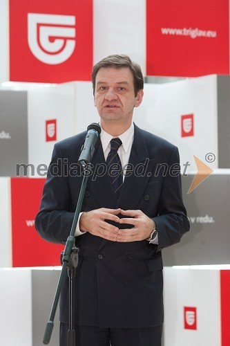 	Simon Vrhunec, generalni direktor UKC Ljubljana