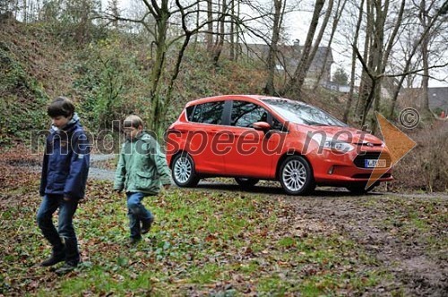 Ford B-Max je pripravljen na družinsko življenje