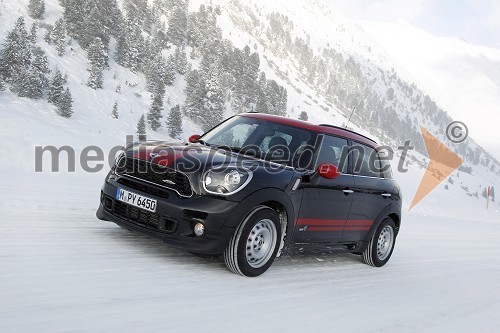 MINI John Cooper Works Countryman