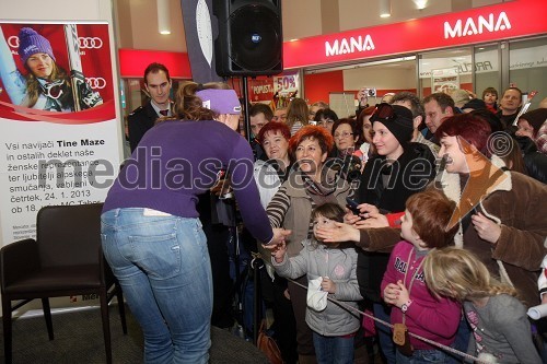 Tina Maze, smučarka; oboževalci