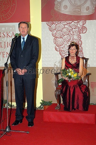 Iztok Mirnik, direktor RC Autocommerce Maribor in Maja Benčina, Vinska kraljica Slovenije 2007