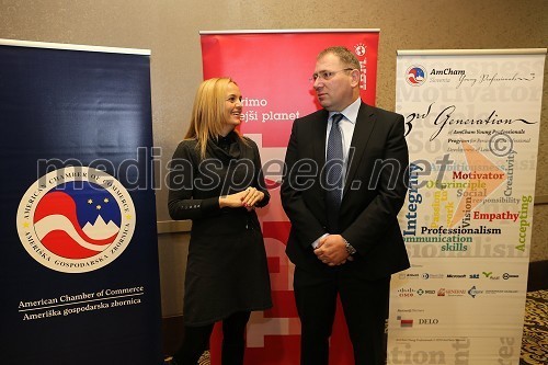 Mag. Ajša Vodnik, izvršna direktorica Ameriške gospodarske zbornice (AmCham); Roman Koritnik, generalni direktor IBM Slovenija